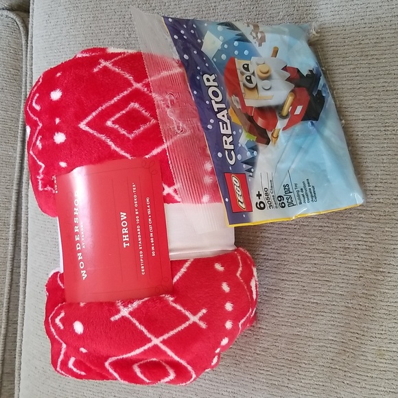 Santa LEGO & Plush Throw, Christmas Blanket - Picture 1 of 7